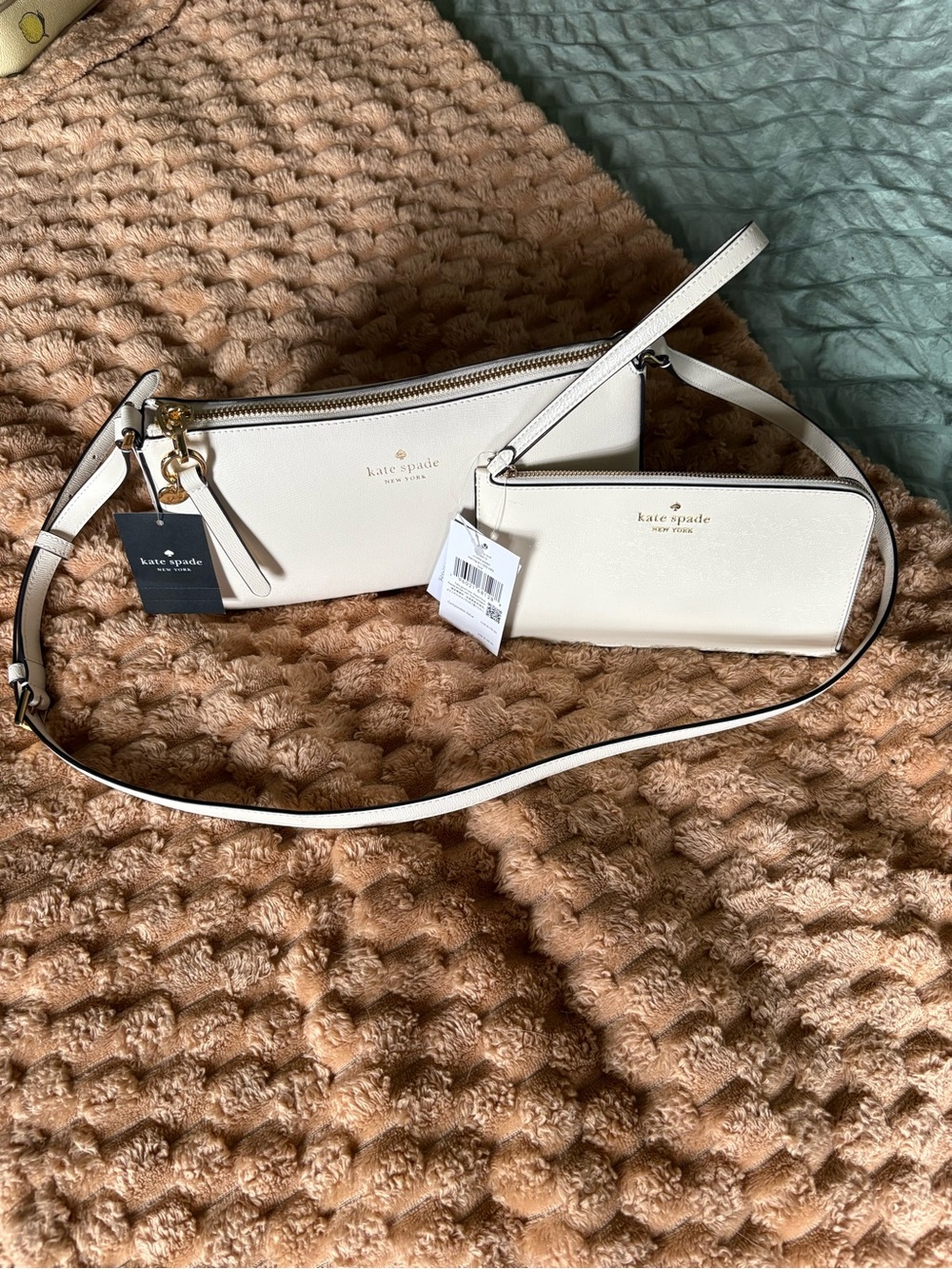 kate spade white/cream leather crossbody with matching wristlet